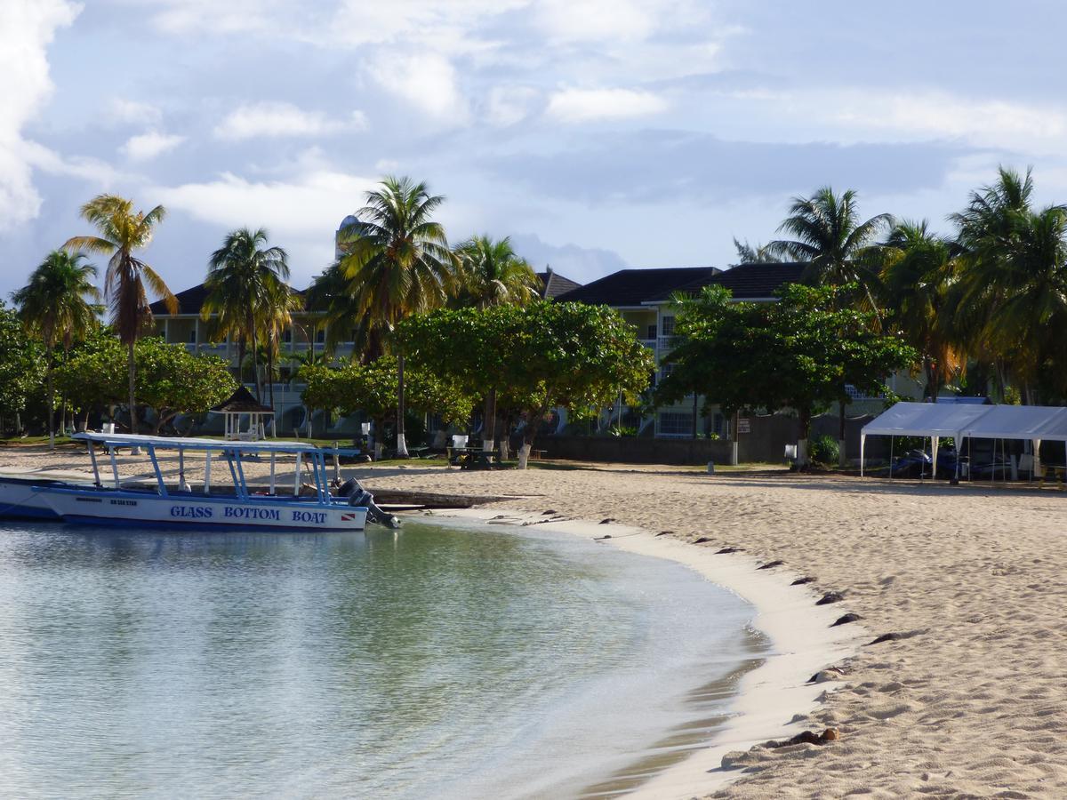 Beach One Bedroom Suite A20 Ocho Rios Bagian luar foto